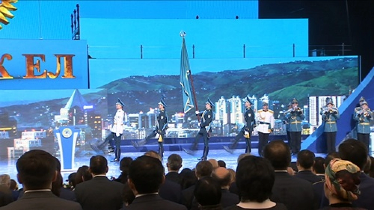 Қала әкімі  өз саласының бір топ үздігіне мемлекеттік наградалар табыстады