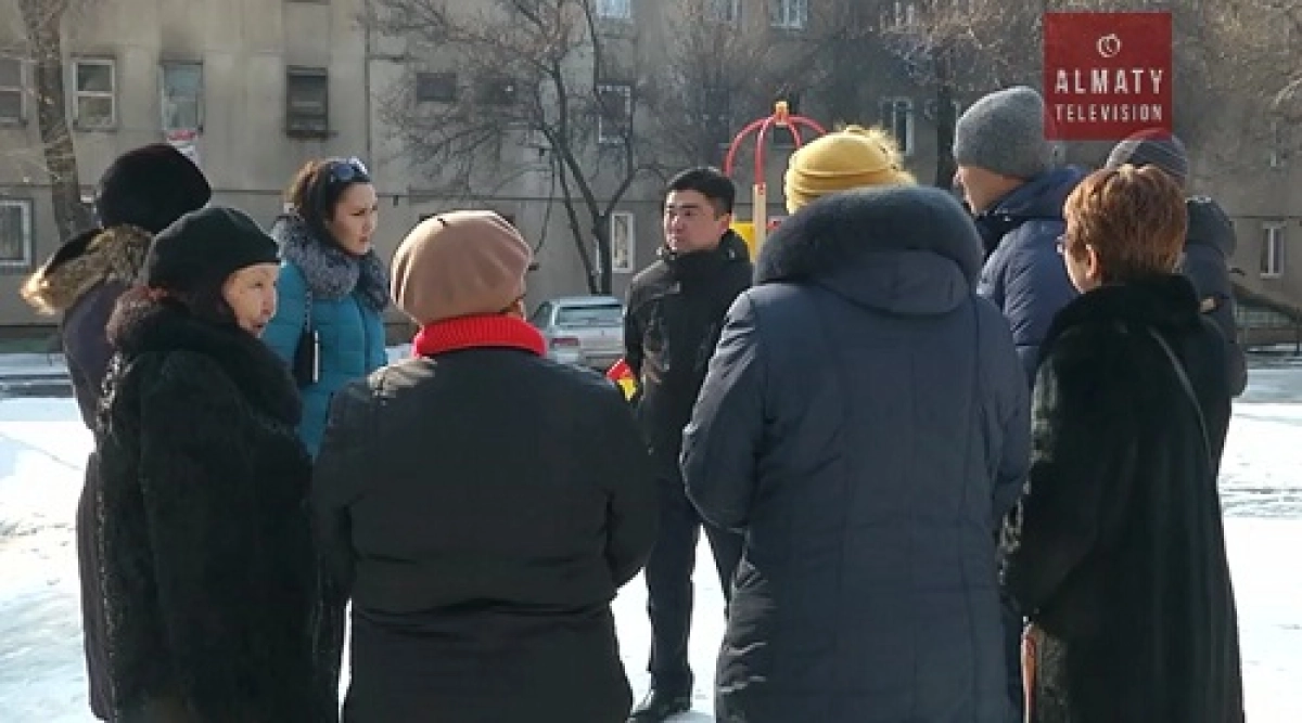 Жетісу ауданында жүзден астам пәтер тұрғындары жарықсыз отыр