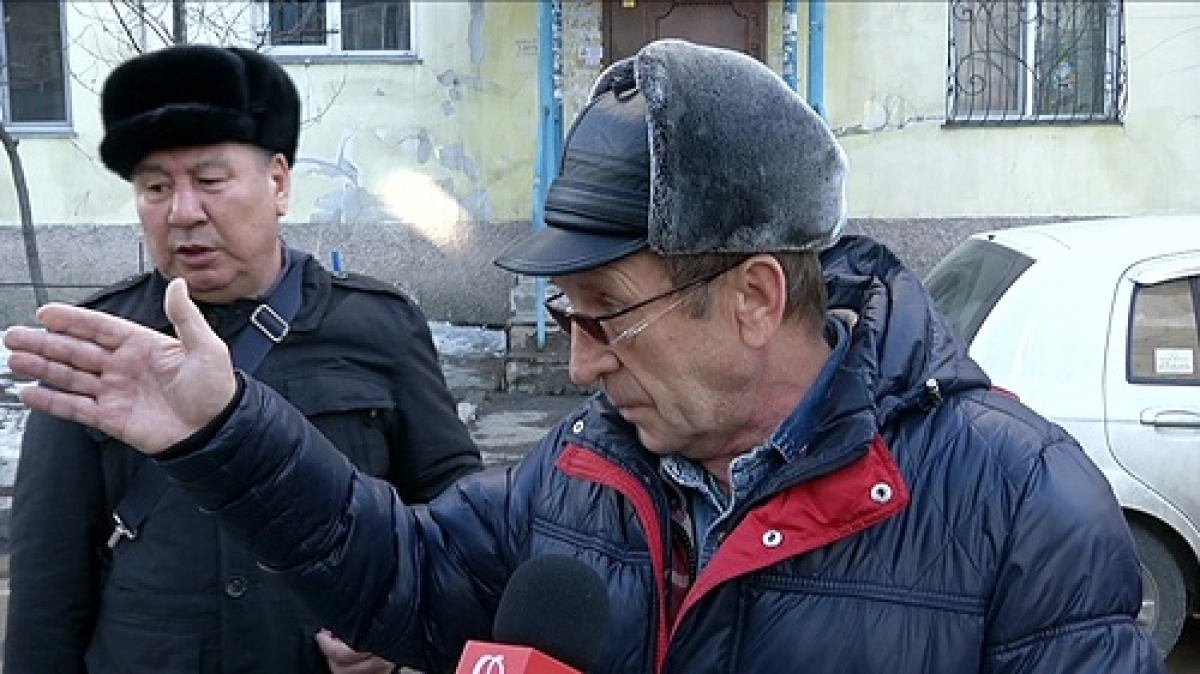 "Құлагер" ықшам ауданының тұрғындары балалар алаңына орнатылған темір дүкенге қарсы