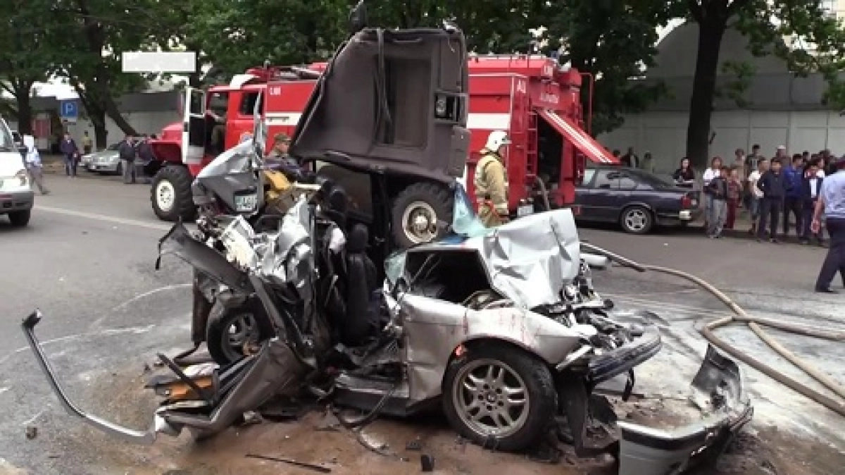 Алматыда автобустардың қатысуымен жантүршігерлік жол апаты орын алды