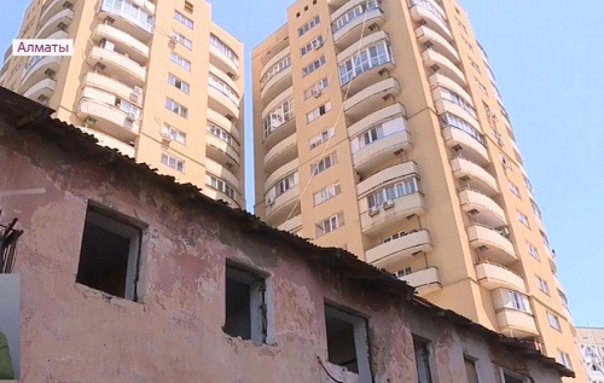 Алматыда ескі үйлер сүріліп, орнына жаңа баспаналар тұрғызылады