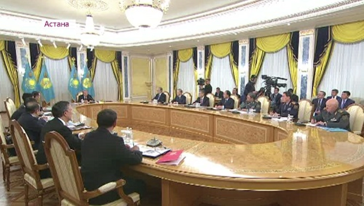 Парламент принял закон о пожизненном статусе Назарбаева в Совбезе 