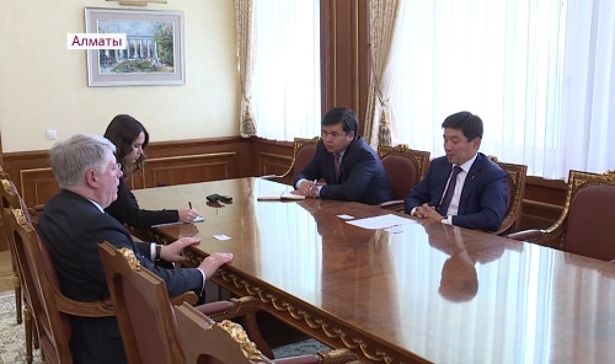 Алматы әкімі Бауыржан Байбек Қазақстандағы Ресей елшісімен кездесті 