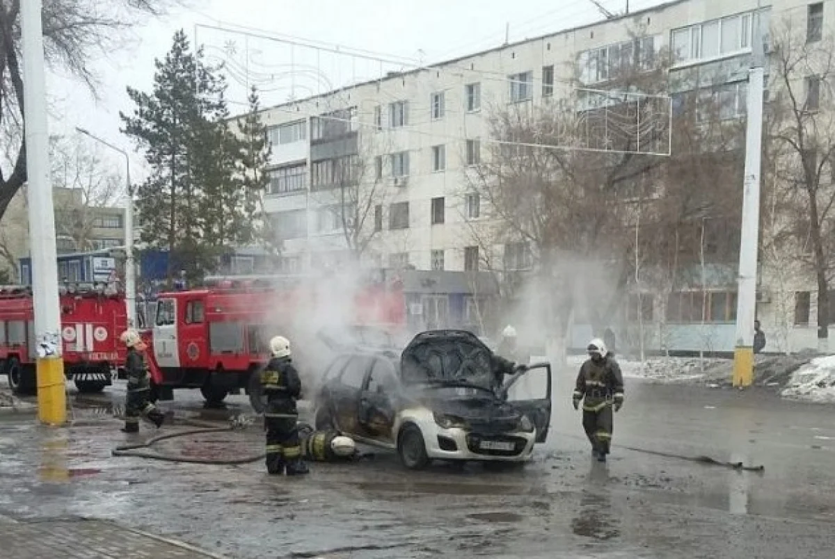 Пострадали 123 автомобиля: в Костанайской области горят машины