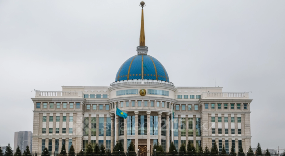 Ақордада елтаңбаның жаңартылған нұсқасы орнатылды