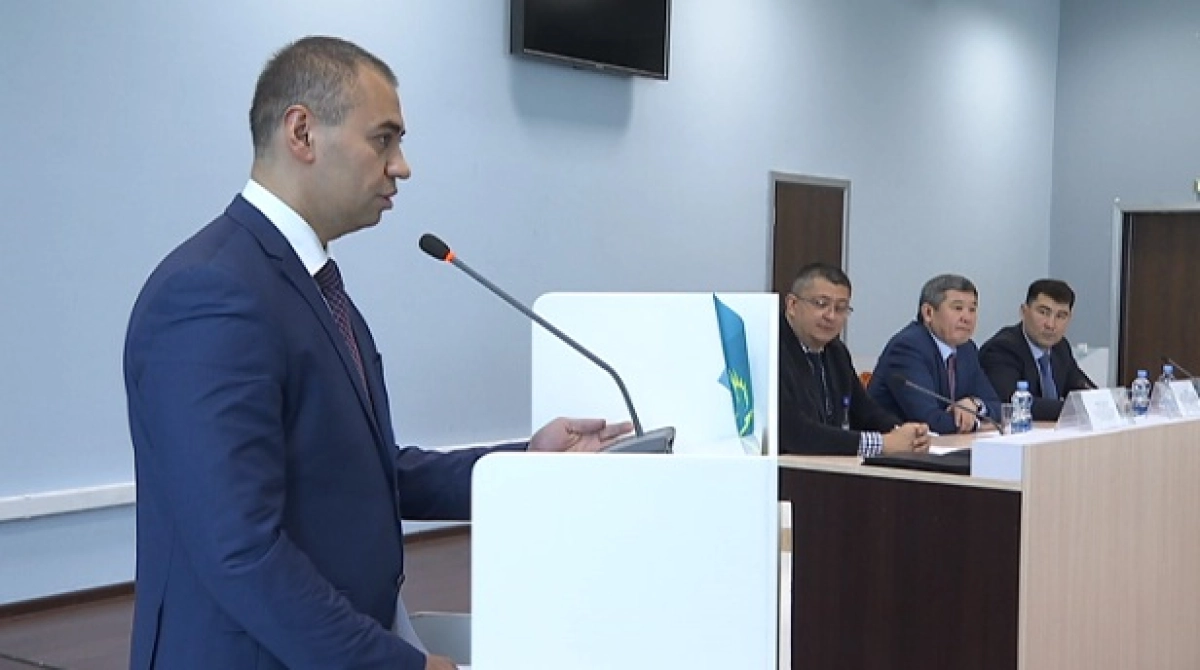 Алматыда спорт мектебінің директоры мен аудиттік тексеруші парамен ұсталды