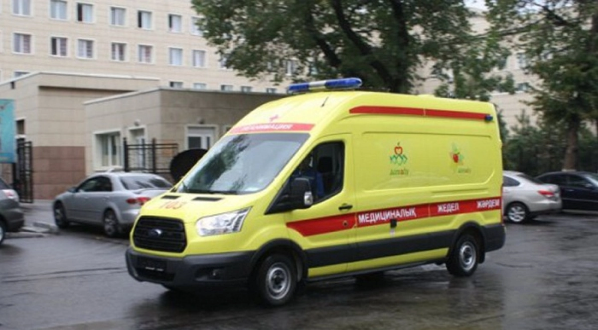 Алматыда жедел жәрдем жүргізушісінің бетіне оқ атылды