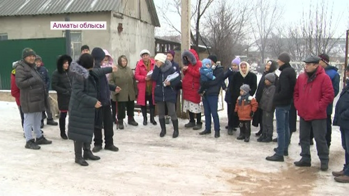 Без воды и света живут дачники в Алматинской области