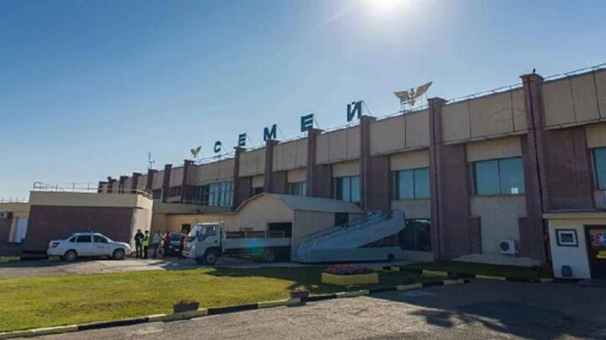 Аэропорт Семея может получить имя Мухтара Ауэзова