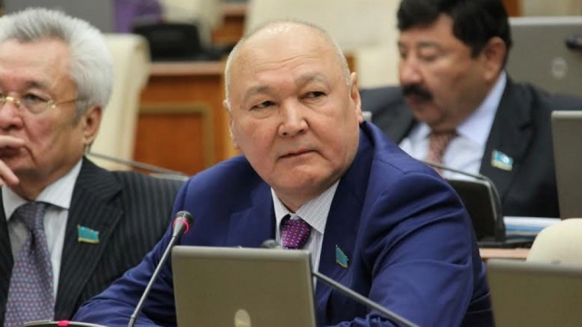 13 сөйлемде 19 қате: Президенттіктен үміткер Жұматай Әлиев емтиханнан өте алмады