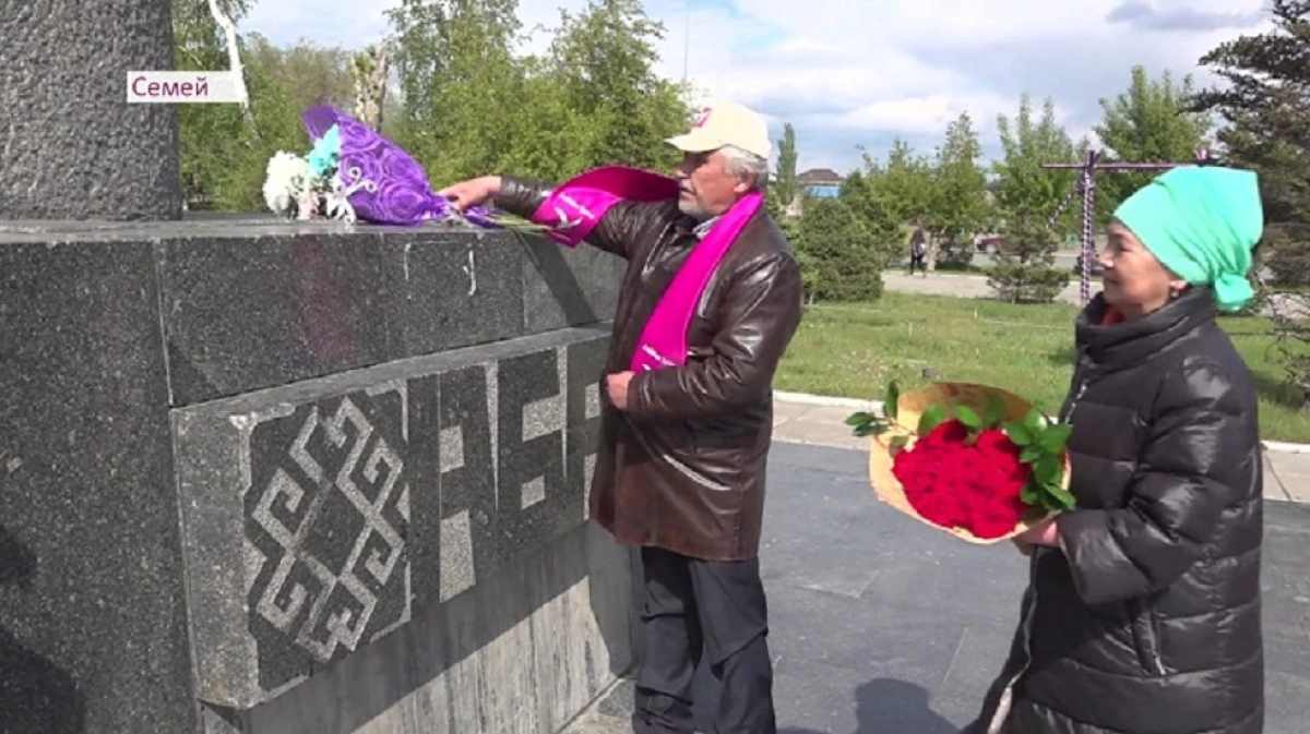 «Ұлы дала қырандары» ұлы Абай ескерткішіне тағзым етті
