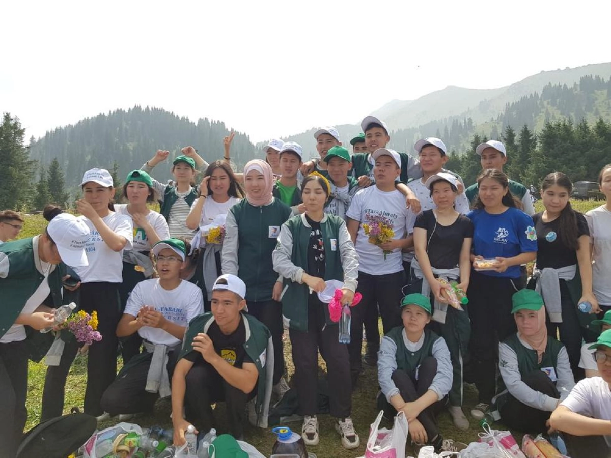 Көкжайлауда #TazaAlmaty экологиялық акциясы аясында 300 қап қоқыс жиналды