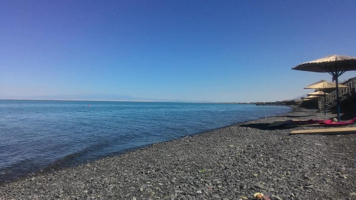 Сливали грязную воду в Алаколь: гостиницу оштрафуют 