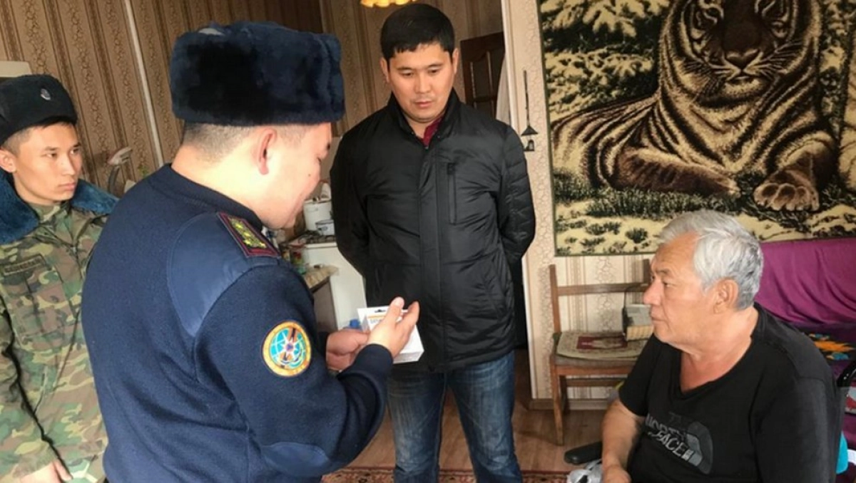 Жетісу ауданында тұрмысы төмен және көпбалалы отбасылардың үйіне датчиктер орнатылуда  