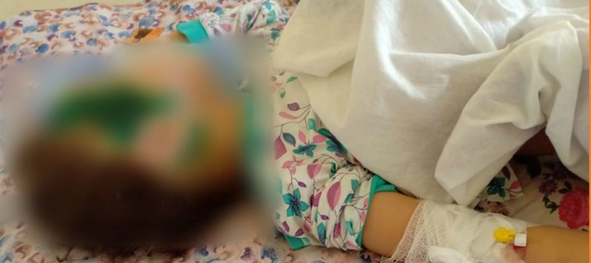 Оралда жүргізуші автокөлігімен 3 жасар қызды екі рет басып өткен