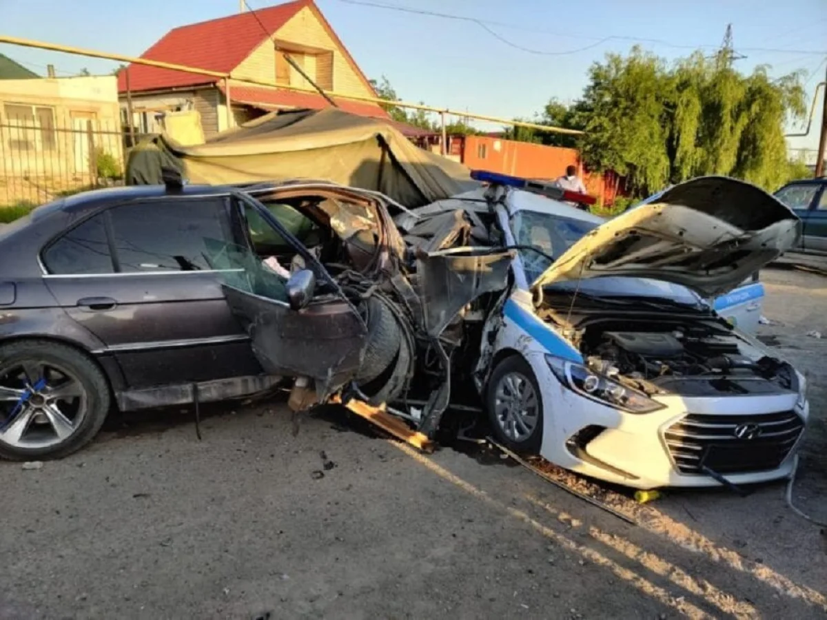 Состояние пострадавшего полицейского в ДТП на блокпосту стабильно тяжелое – медики