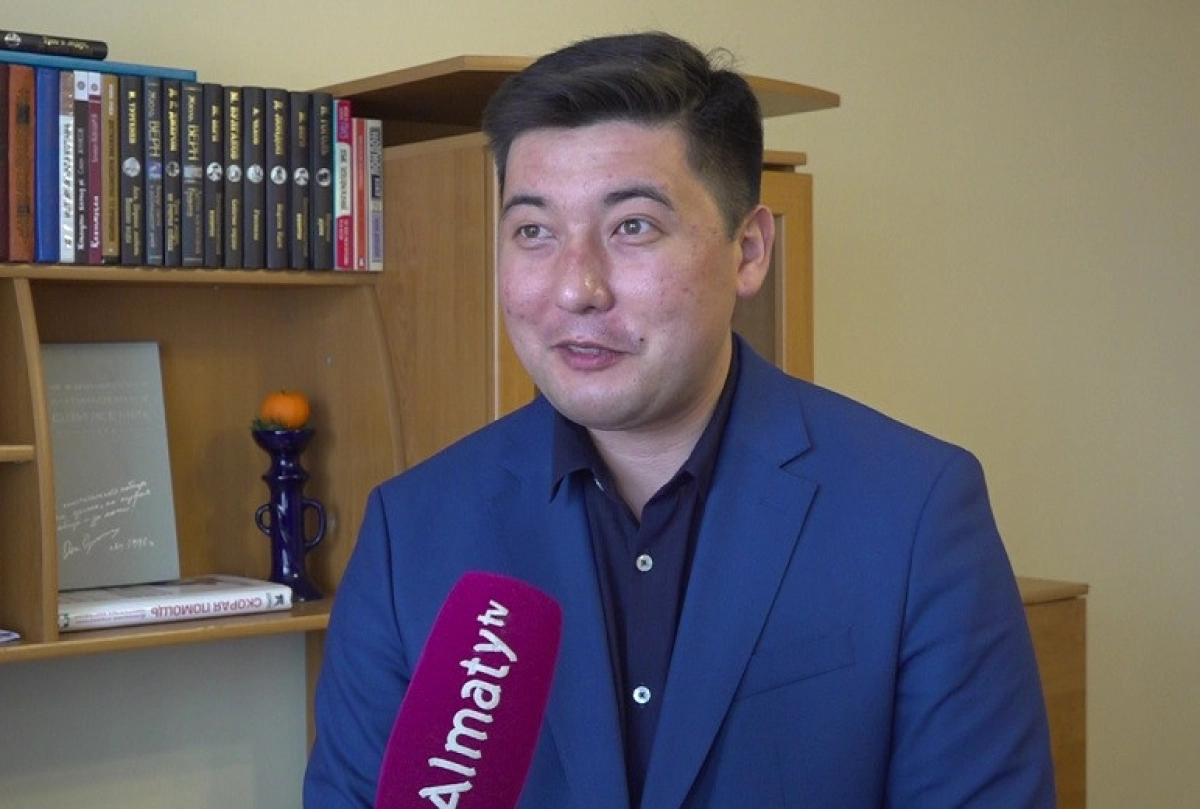 Если у человека детство будет хорошим, он станет хорошим человеком - алматинский учитель Болат Мунбаев