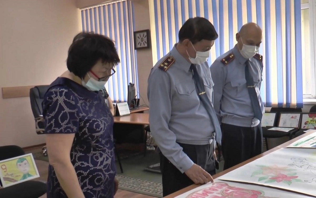 Дети алматинских полицейских нарисовали мир без войны