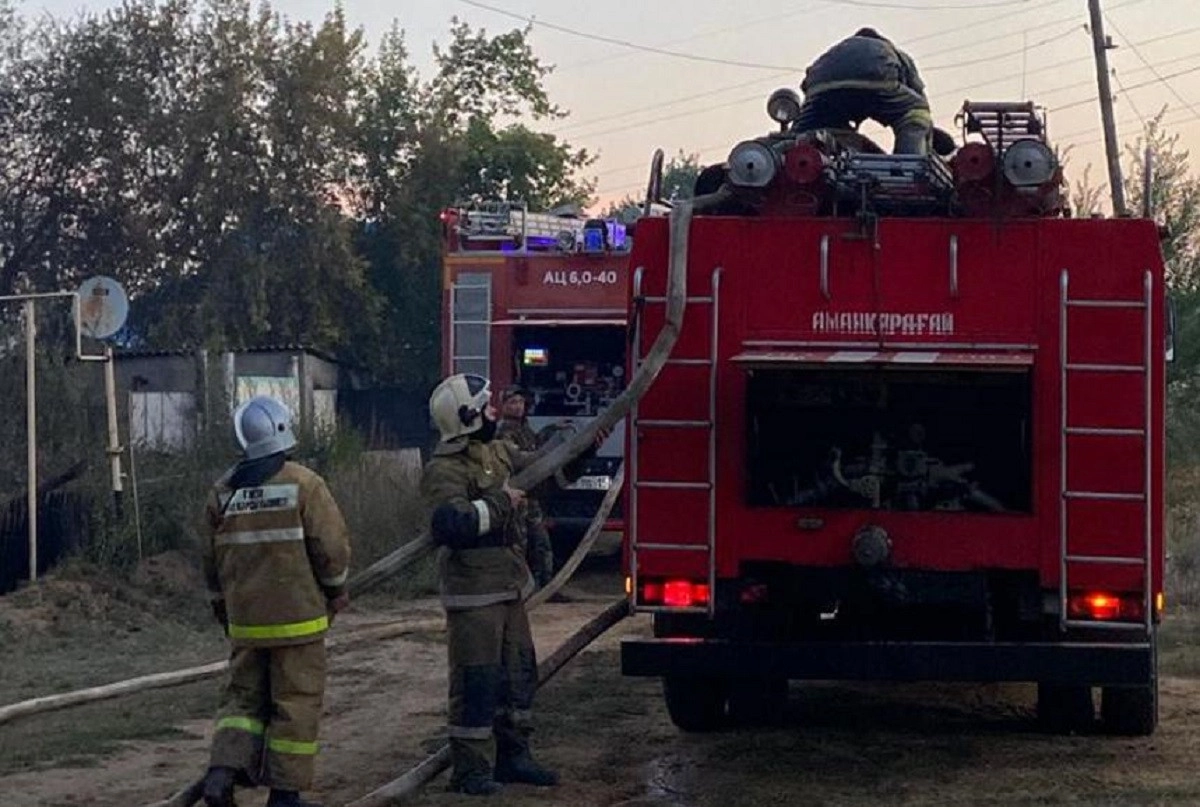 Қостанайдағы өрт: Аманқарағай ауылында 98 үй өртеніп кетті