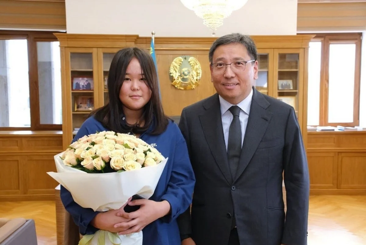 әкімдіктің баспасөз қызметі / пресс-служба акимата