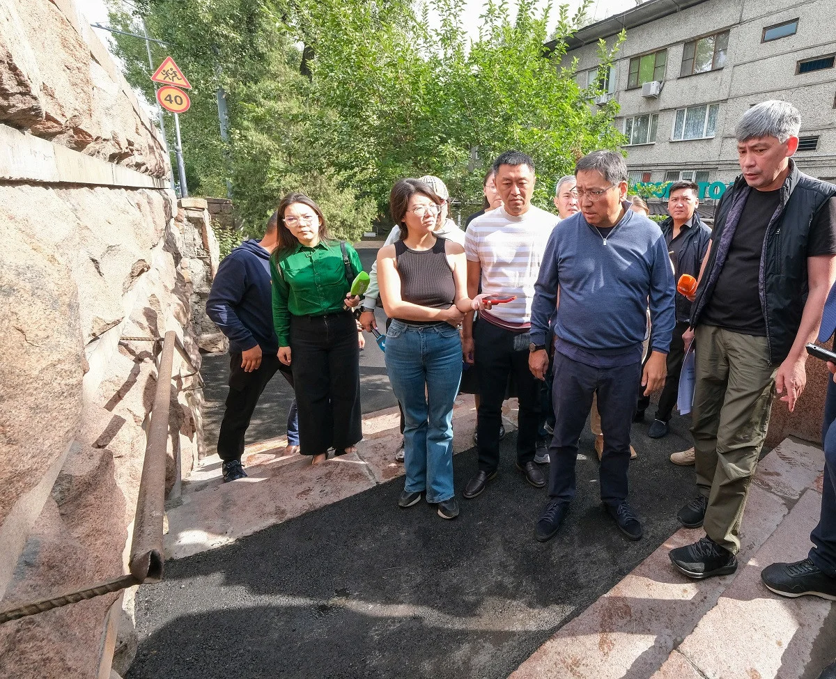 әкімдіктің баспасөз қызметі / пресс-служба акимата