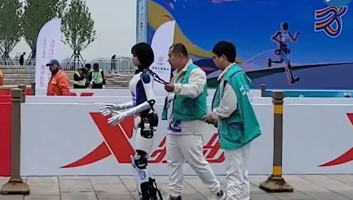 кадр из видео https://yandex.kz/video/preview/12149586295481589674