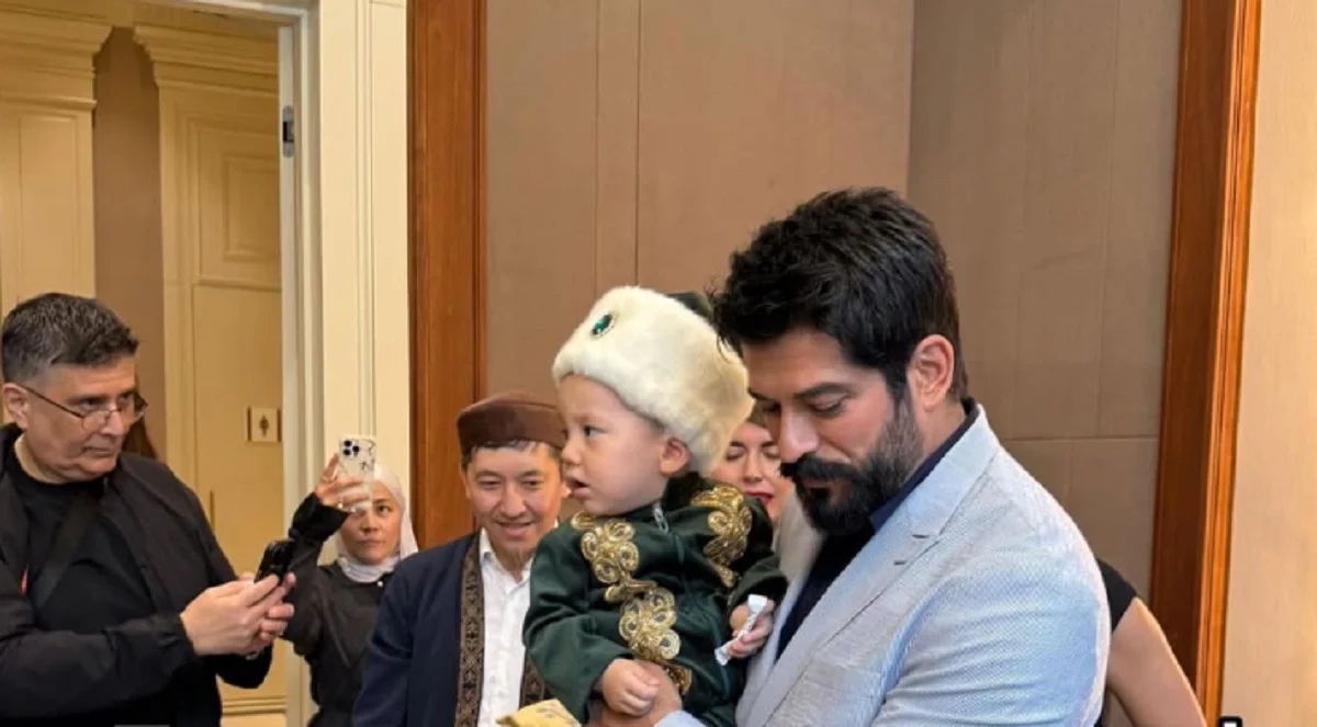 әдеуметтік желіден