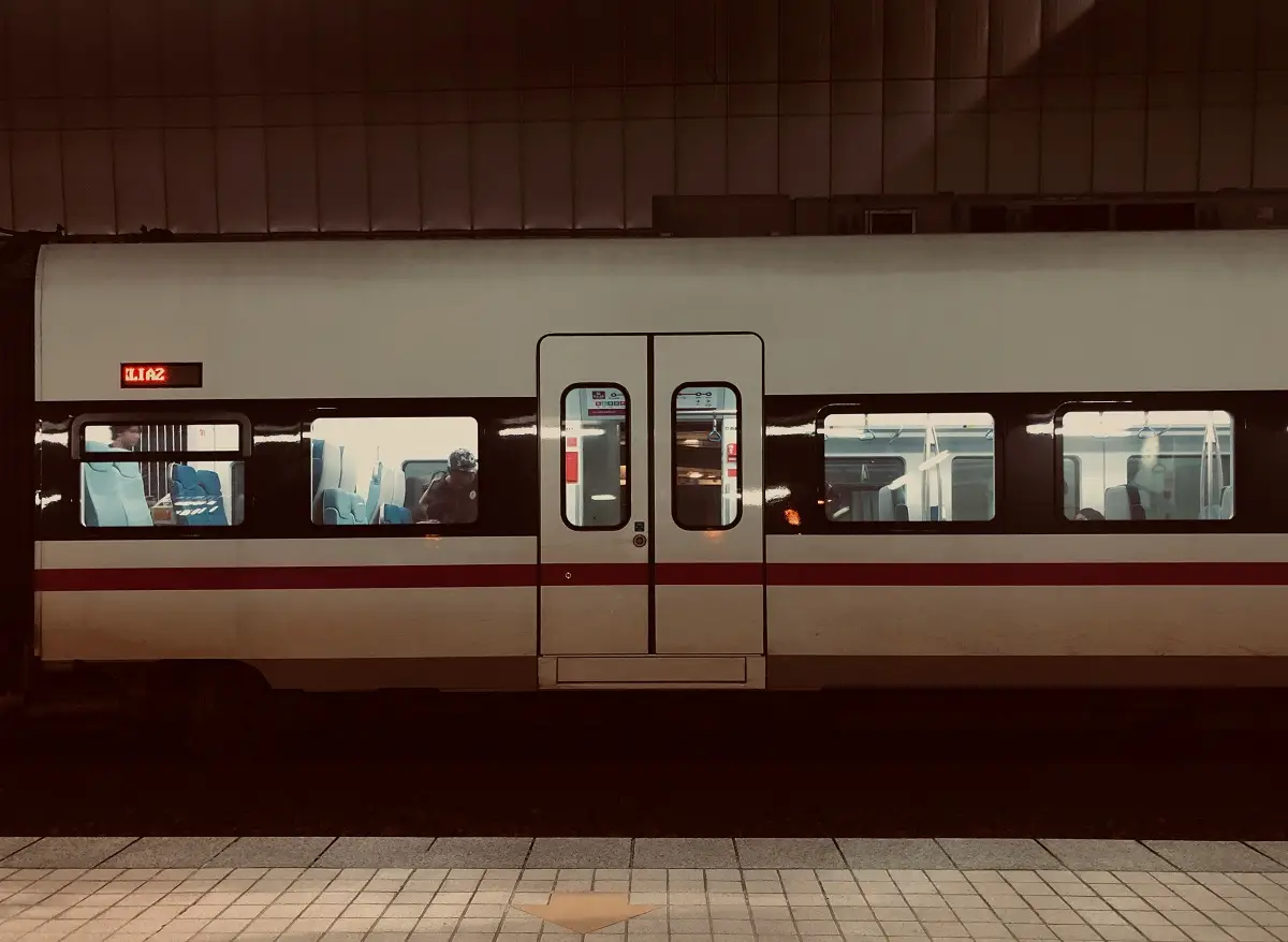 izzat sofian/ unsplash.com/