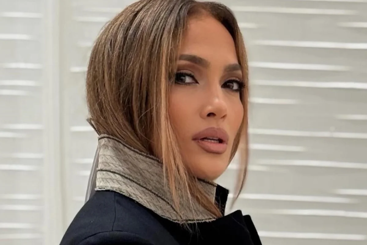 instagram.com/jlo
