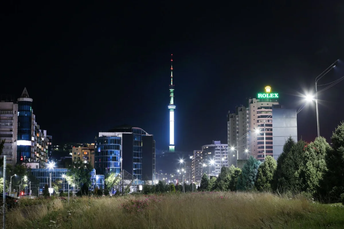 Алматыда жыл соңына дейін мыңнан астам шамды жаңарту жоспарланып отыр