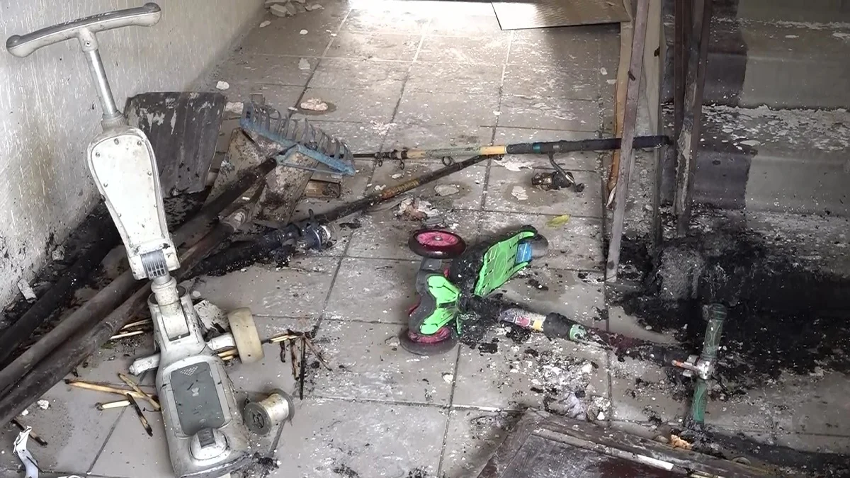 Порно институтының фильмдері Байланған қыздың құлдықтағы видеосы