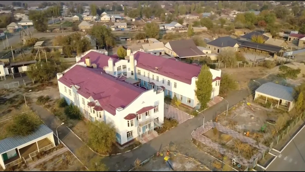 Тәтем мені мастурбация жасап жатқанда ұстап алды. Пискадағы торттың фотосы