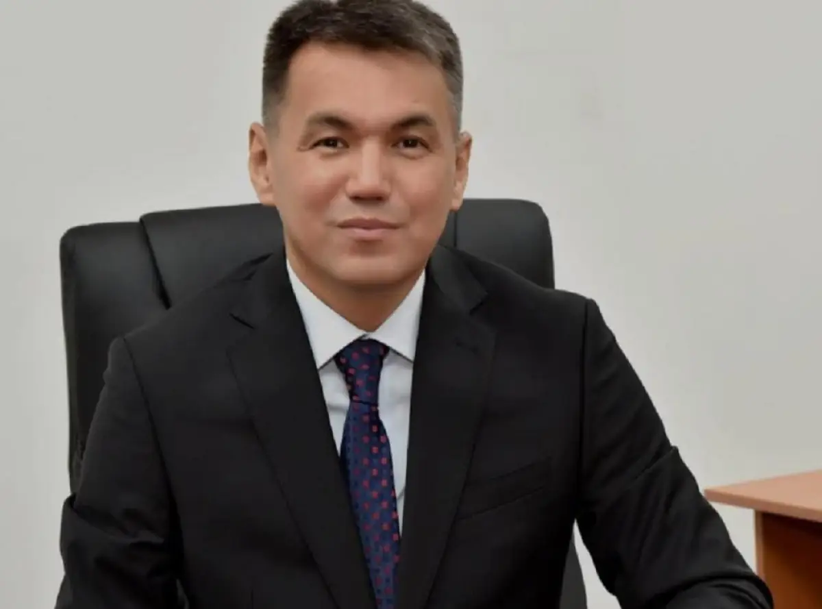 www.instagram.com/ualikhanakhatov/