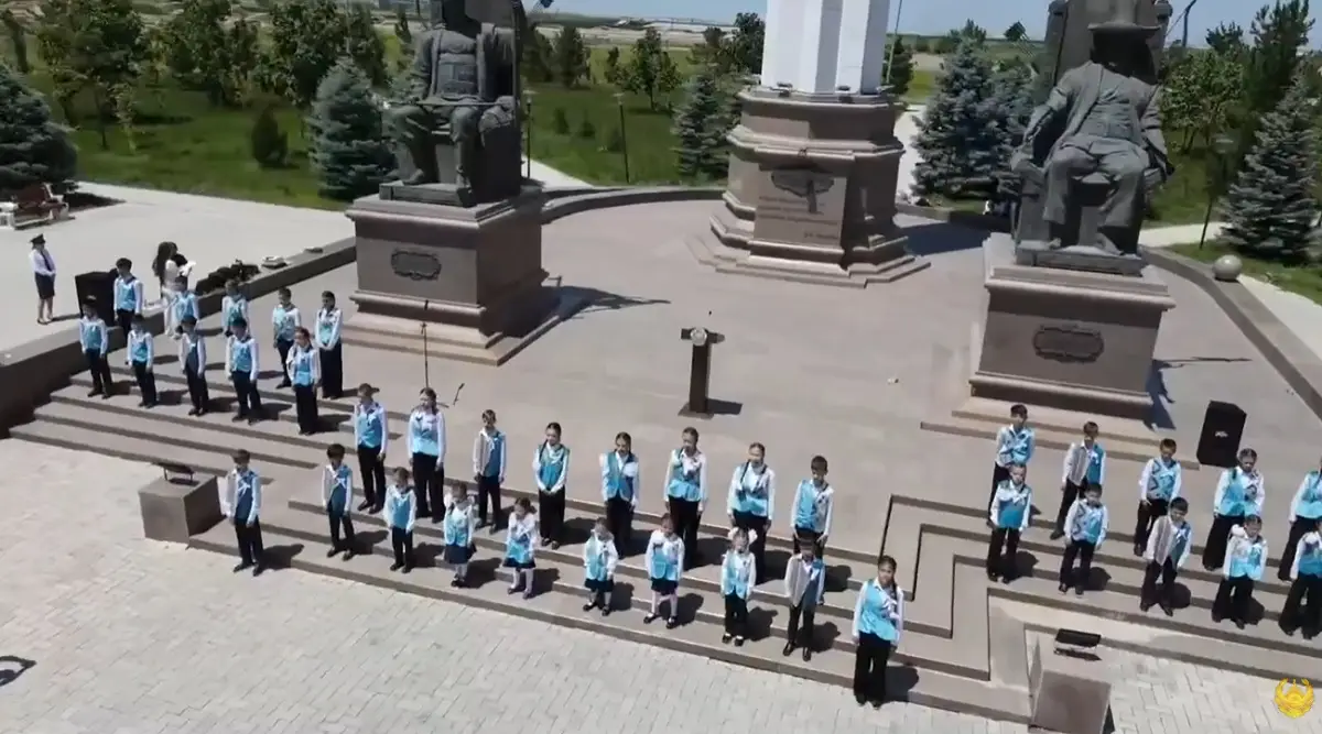 кадр из видео Polisia.kz
