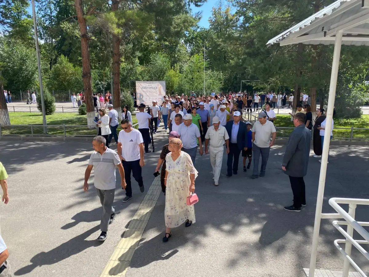 Жители села Алдабергенов всем аулом пришли на выборы в Құрылтай