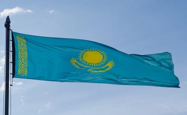Депутаттар каникулдан шықты