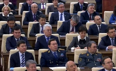 Парламент Қазақстан Конституциясындағы түзетулерді мақұлдады