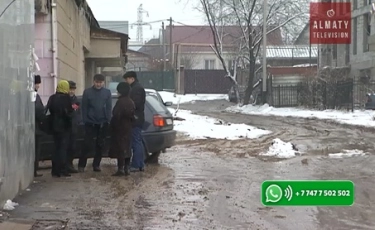 Жители алматинского  м-на Аксай 3 жалуются на бездорожье 