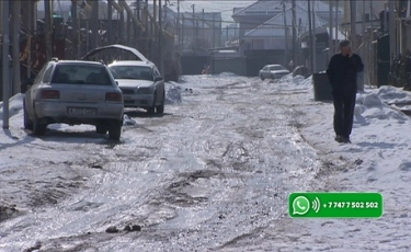 Жители алматинского м-на Калкаман-2 утопают в грязи