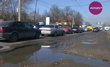 Қала әкімі Алматының бүлінген жолдарын жөндеуді тапсырды