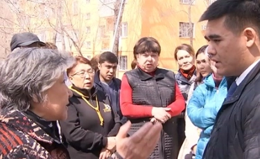 Жители Алмалинского района выступают против стройки на детской площадке