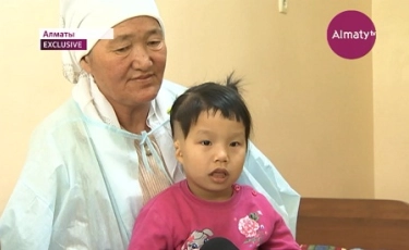 Алматинские врачи провели уникальную операцию по возвращению слуха 5-летней девочке 