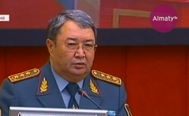 Қорғаныс министрі әскерилердің жалақысын көтеріп, баспанамен қамтамыз етуге уәде берді