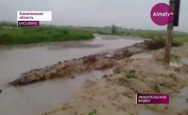 Жители микрорайона Айганым Алматинской области жалуются на грунтовые воды