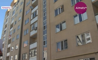 «Алғабас» ықшамауданындағы іргетасы сыр берген үйдің сапасы тексерілді