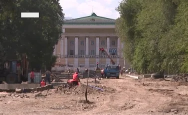 Алматы әкімі жүргіншілерге арнап салынып жатқан көшелердің құрылыс барысымен танысты 