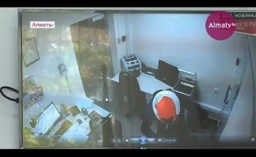 Алматыда Альфа банктің бөлімшесін тонағандарға қатысты сот басталды