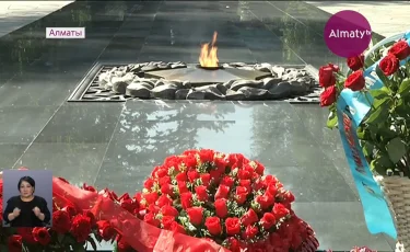 Алматыда вандалдар 28 Панфиловшылар саябағындағы 10-нан аса ескерткішті қорлады
