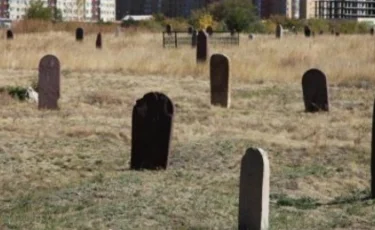 Астанадағы «Қараөткел» қорымы қараусыз қалған