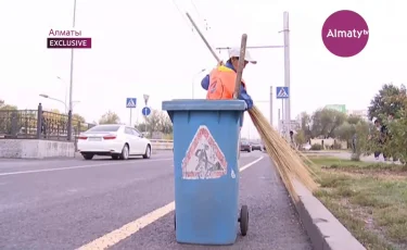 Алматыда көше сыпырушылардың көлік астына түсуі көбейіп кетті